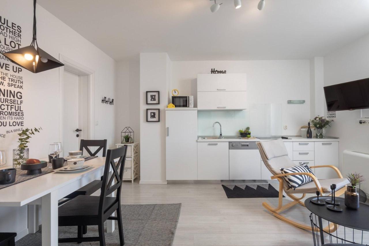 Apartments Valentina Бол Экстерьер фото