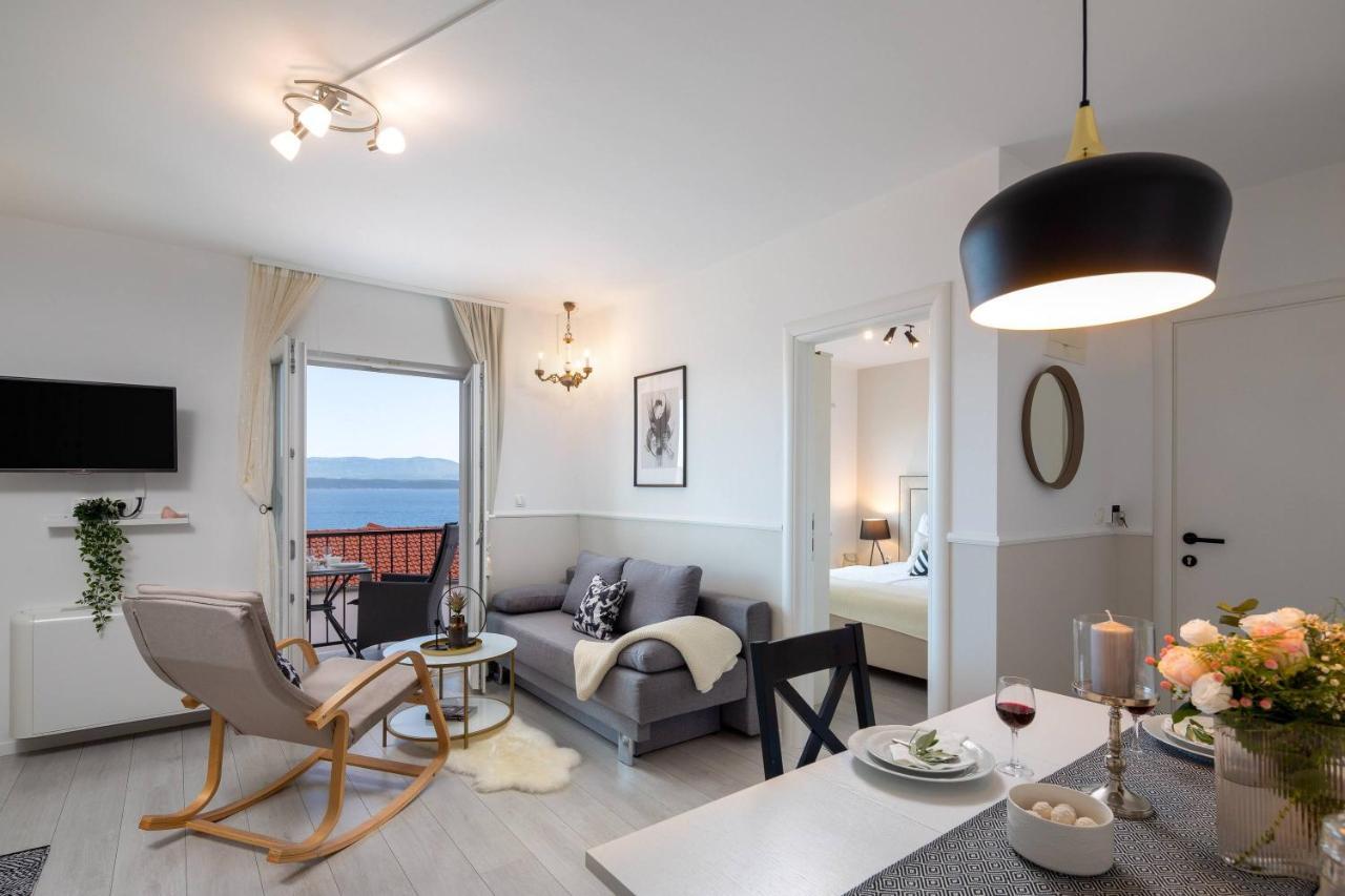 Apartments Valentina Бол Экстерьер фото