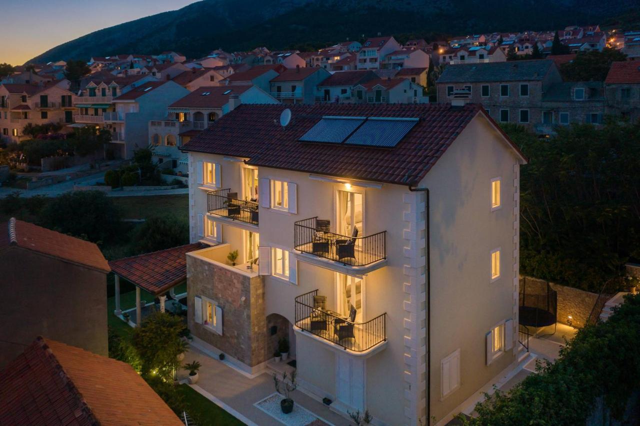 Apartments Valentina Бол Экстерьер фото