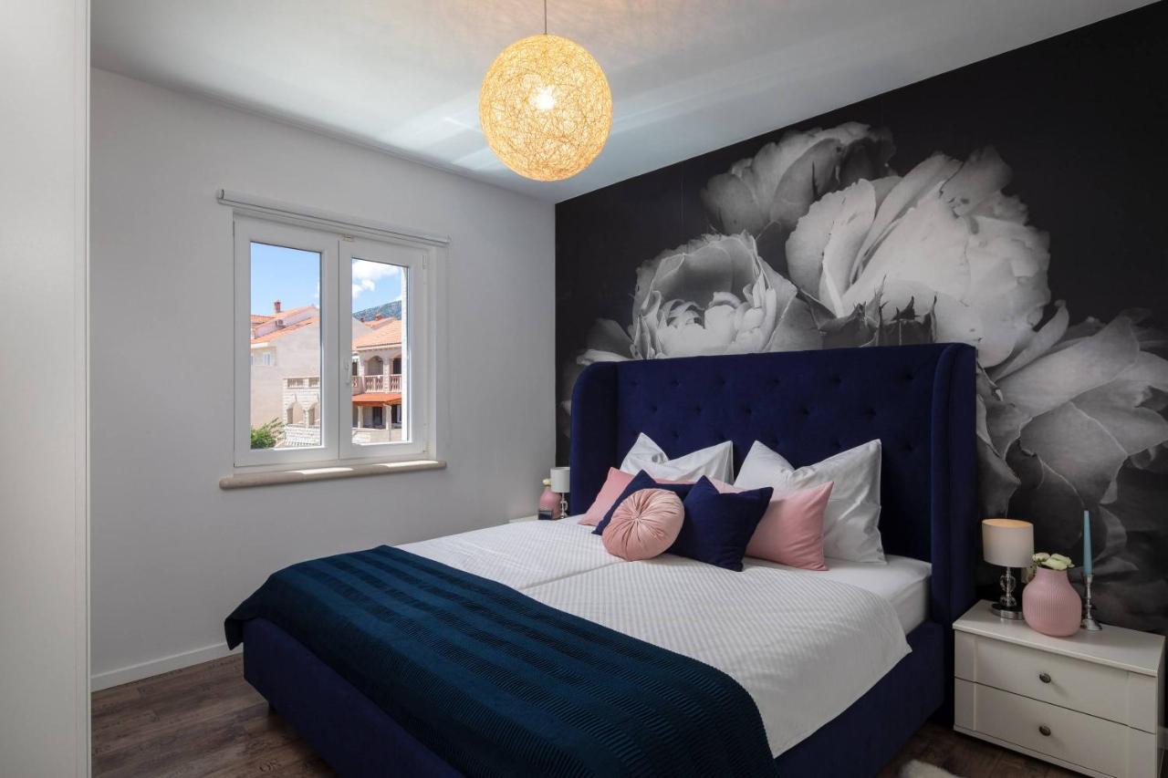 Apartments Valentina Бол Экстерьер фото