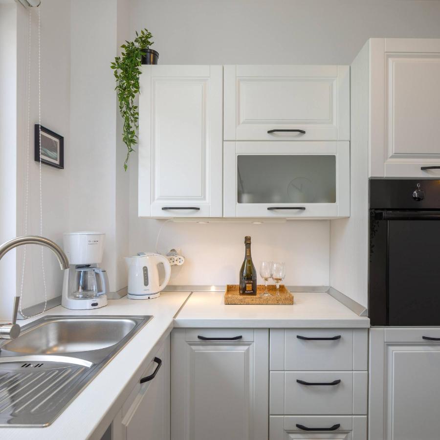 Apartments Valentina Бол Экстерьер фото