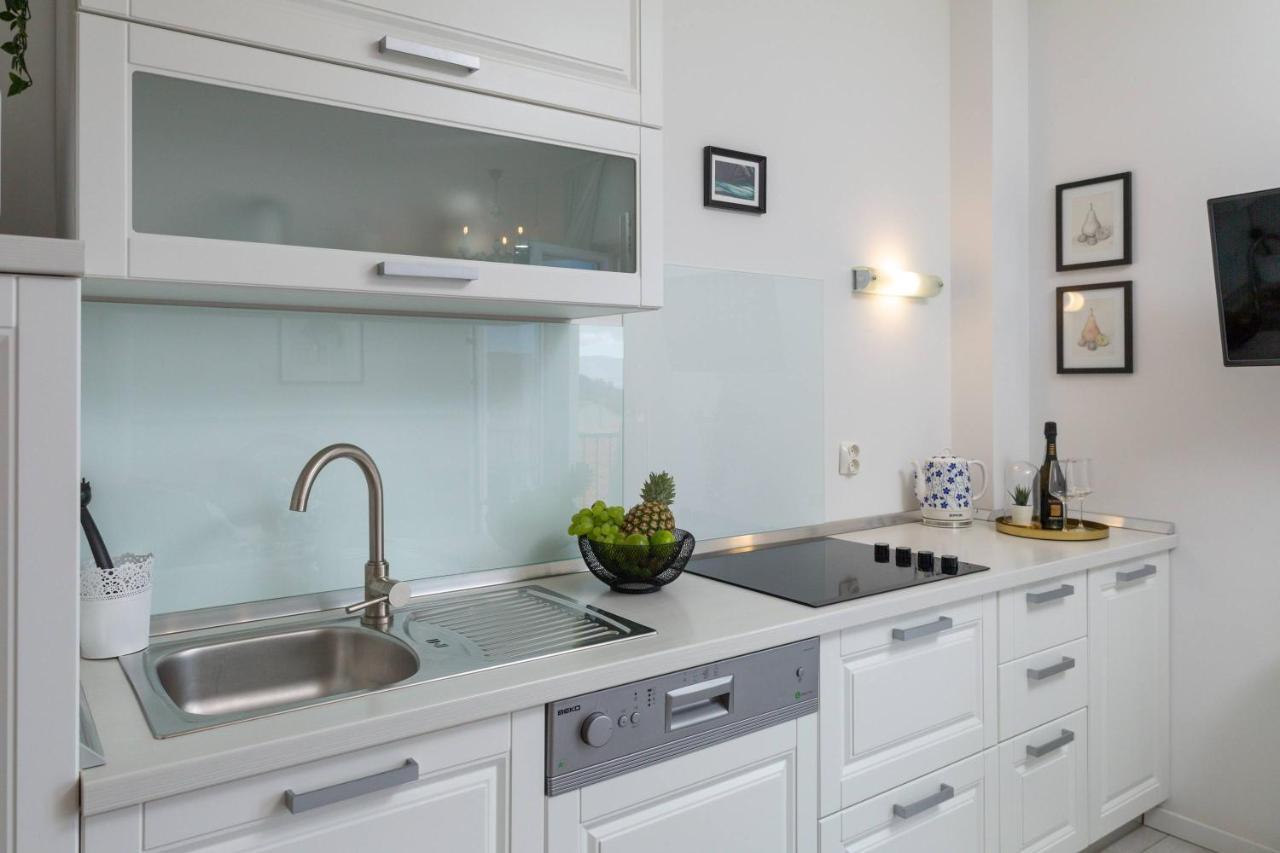 Apartments Valentina Бол Экстерьер фото