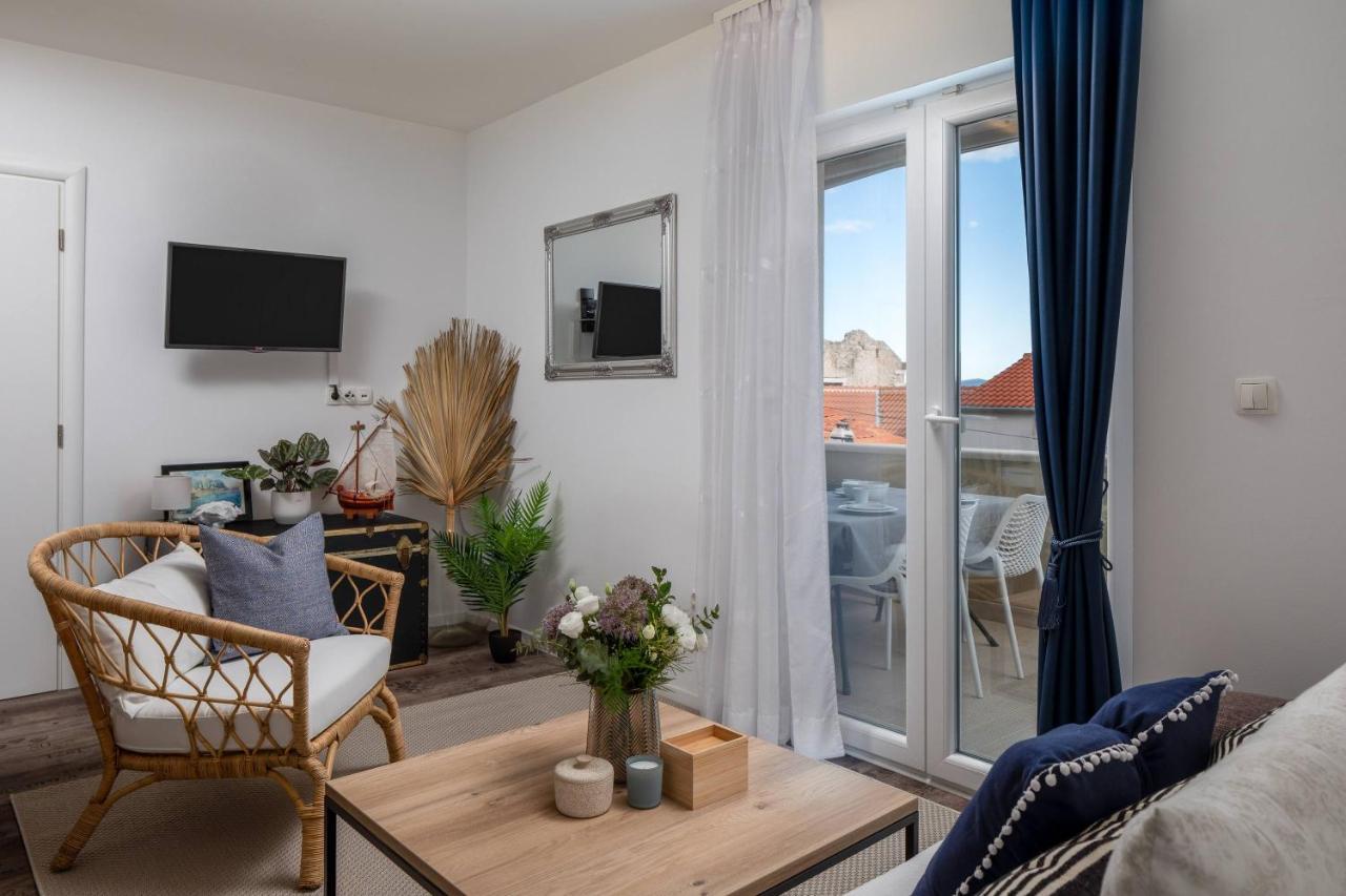 Apartments Valentina Бол Экстерьер фото